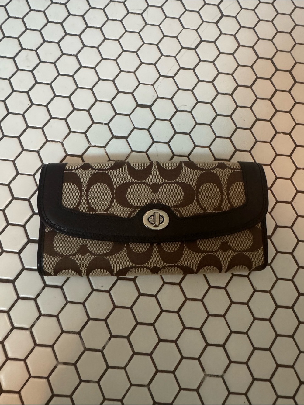 NEW Coach Signature Canvas Turnlock Wallet in Brown and Dark Brown